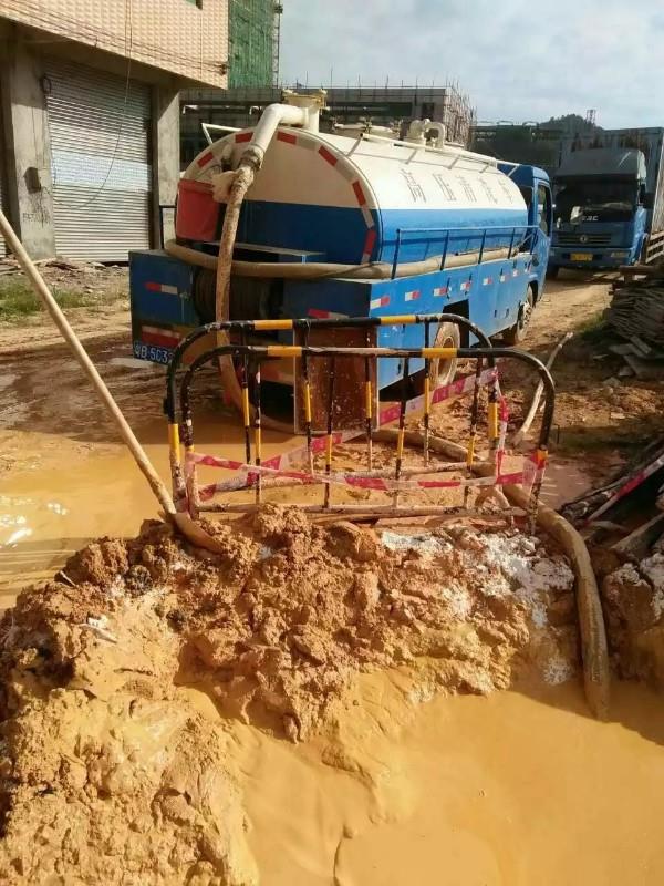 齐干却勒街道工地淤泥清淤