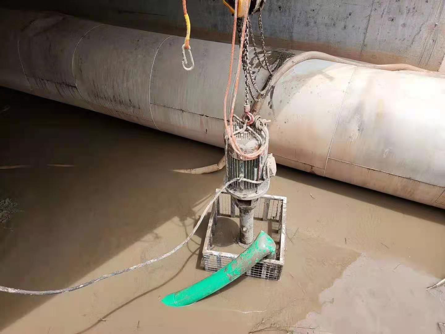 齐干却勒街道工业管道清理